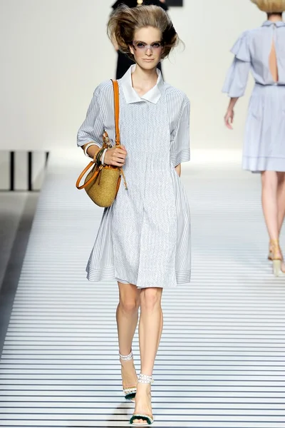 Look 13
